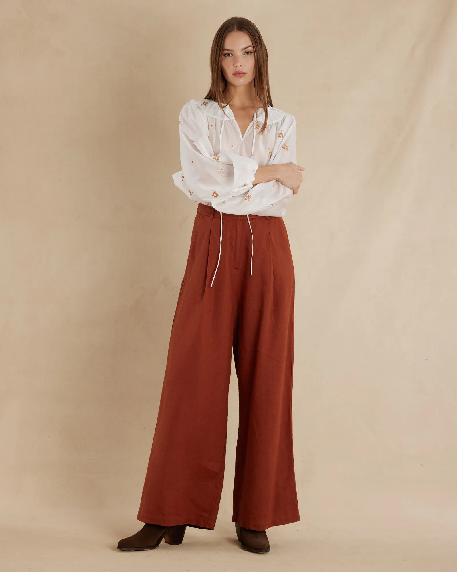 Alexandra Linen Pant in Rust.