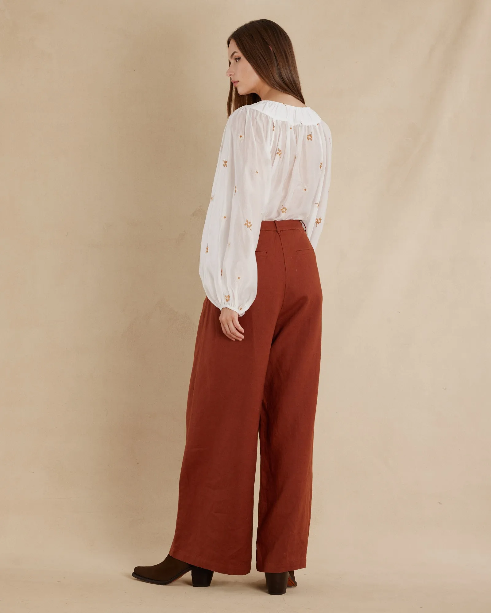 Alexandra Linen Pant in Rust.