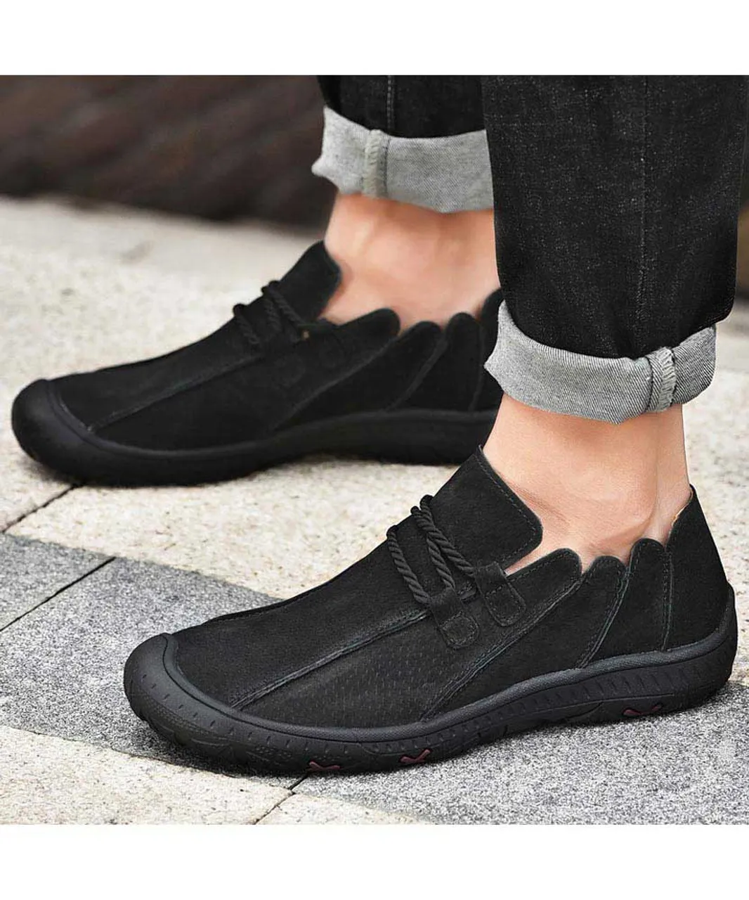 Black Casual Sneaker with Joined Sewn Style