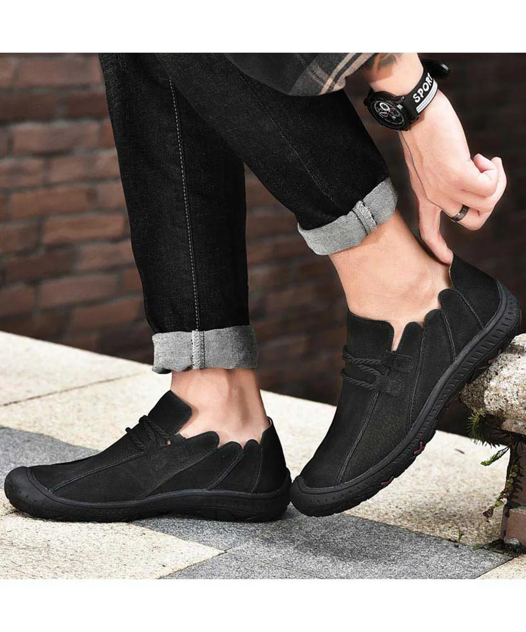 Black Casual Sneaker with Joined Sewn Style