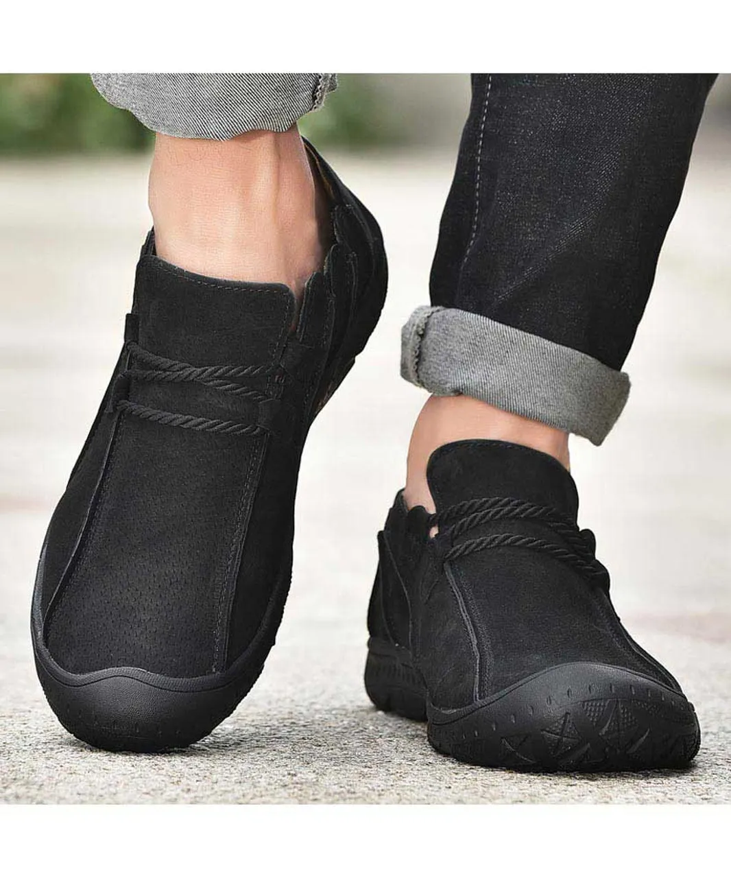 Black Casual Sneaker with Joined Sewn Style