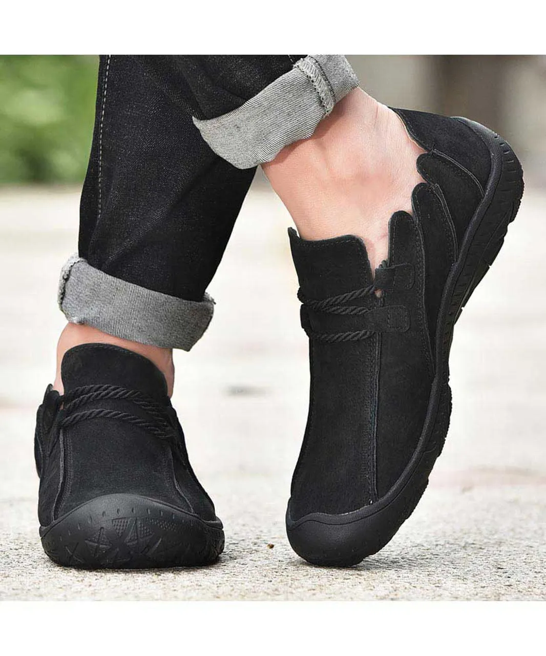 Black Casual Sneaker with Joined Sewn Style