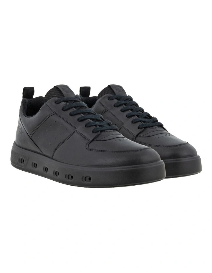 Black Street 720 Sneaker