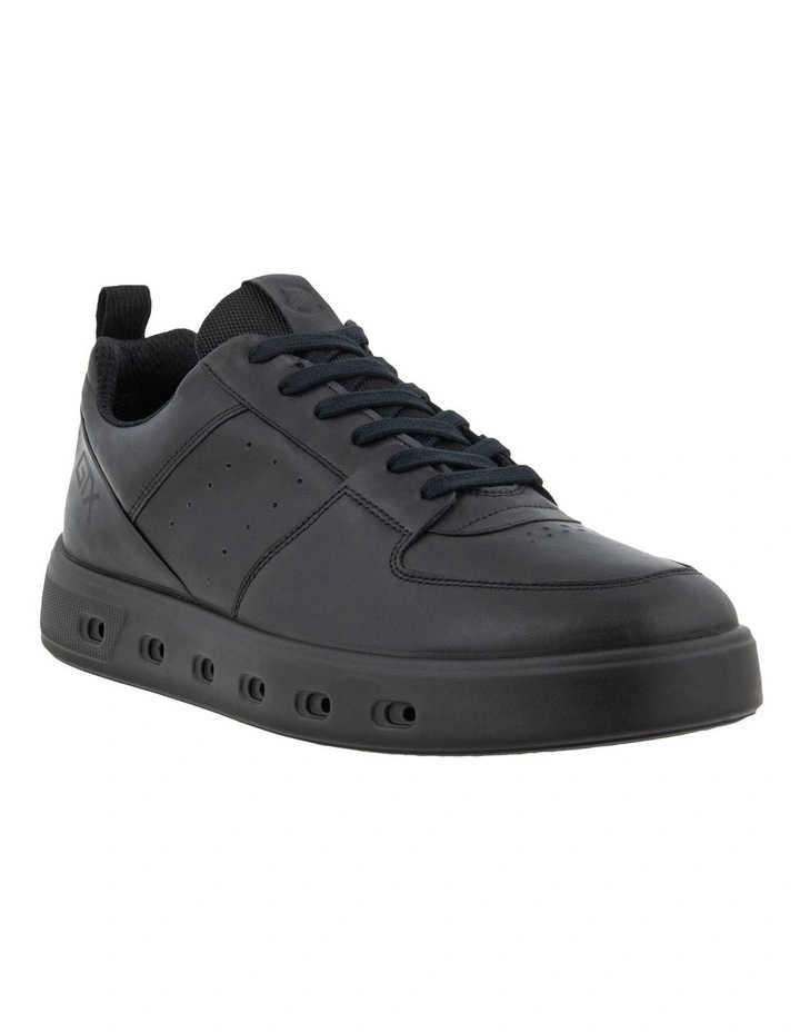 Black Street 720 Sneaker