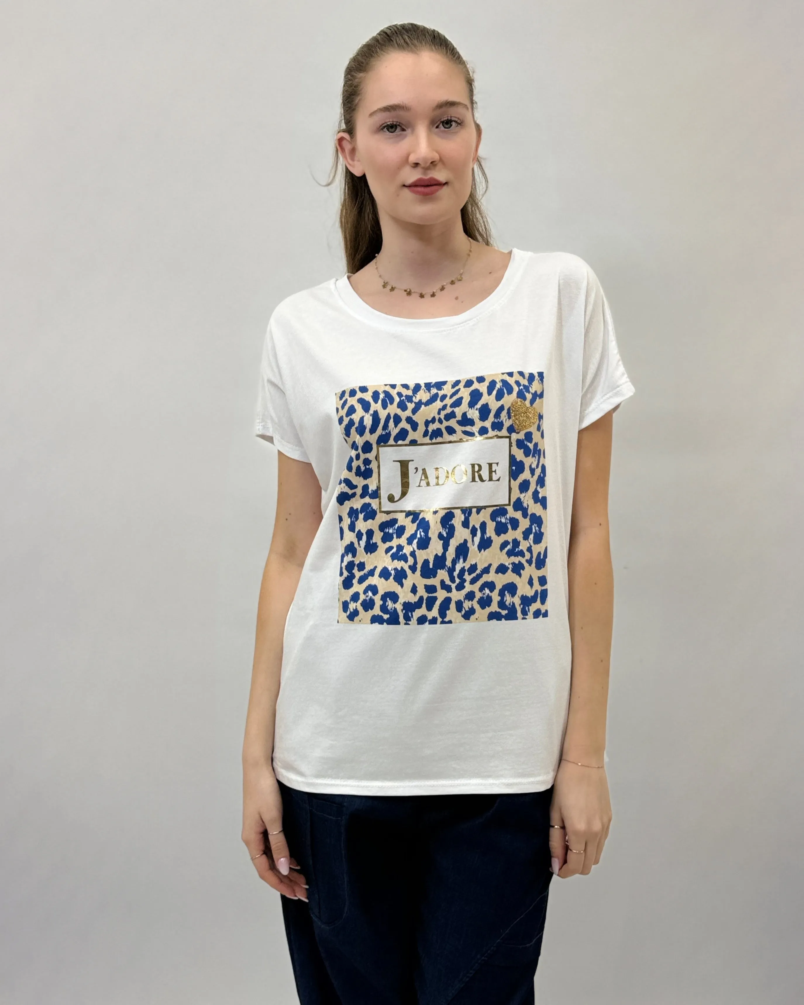 Comfortable fit T-shirt with J'adore print.