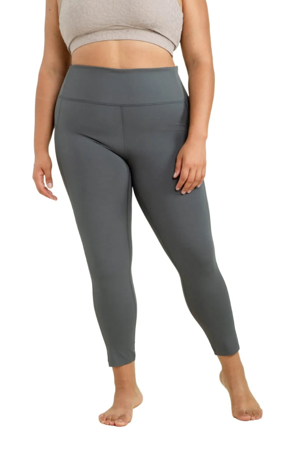 Essential High Waisted Leggings with Laser Cut Design in Plus Size - Mono B