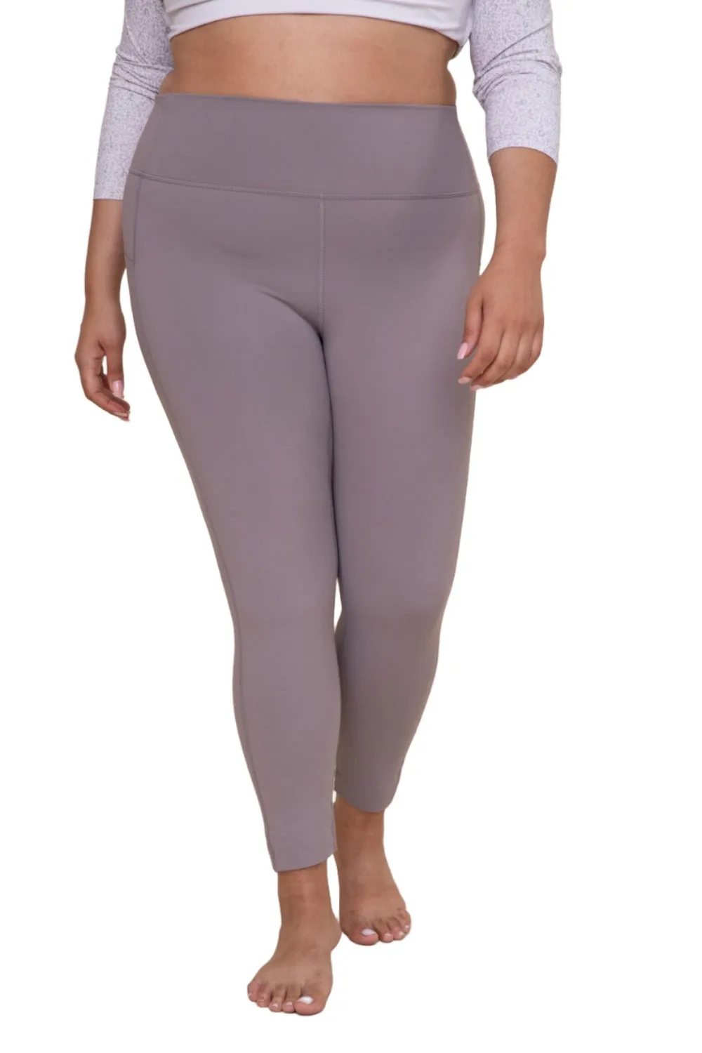 Essential High Waisted Leggings with Laser Cut Design in Plus Size - Mono B