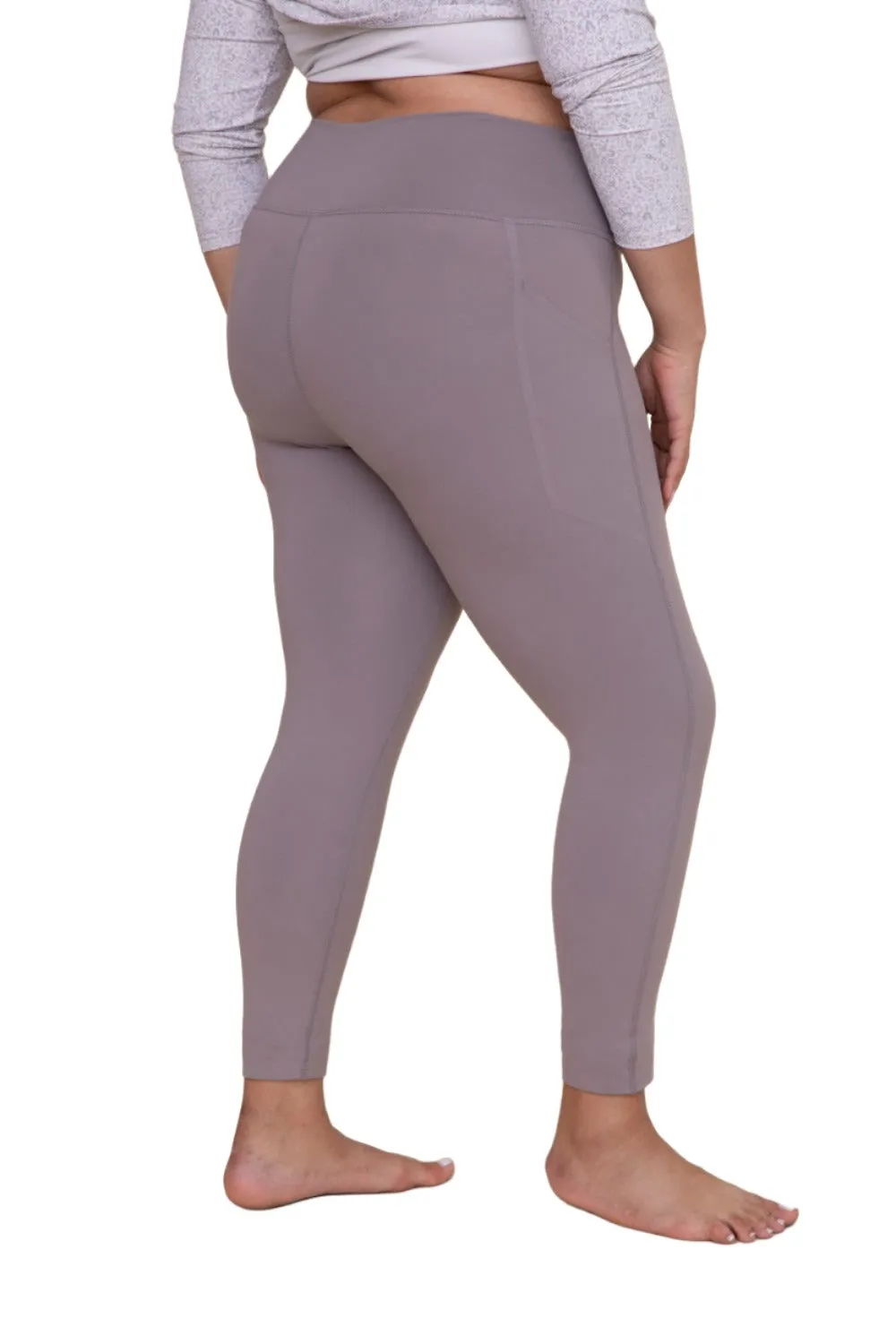 Essential High Waisted Leggings with Laser Cut Design in Plus Size - Mono B