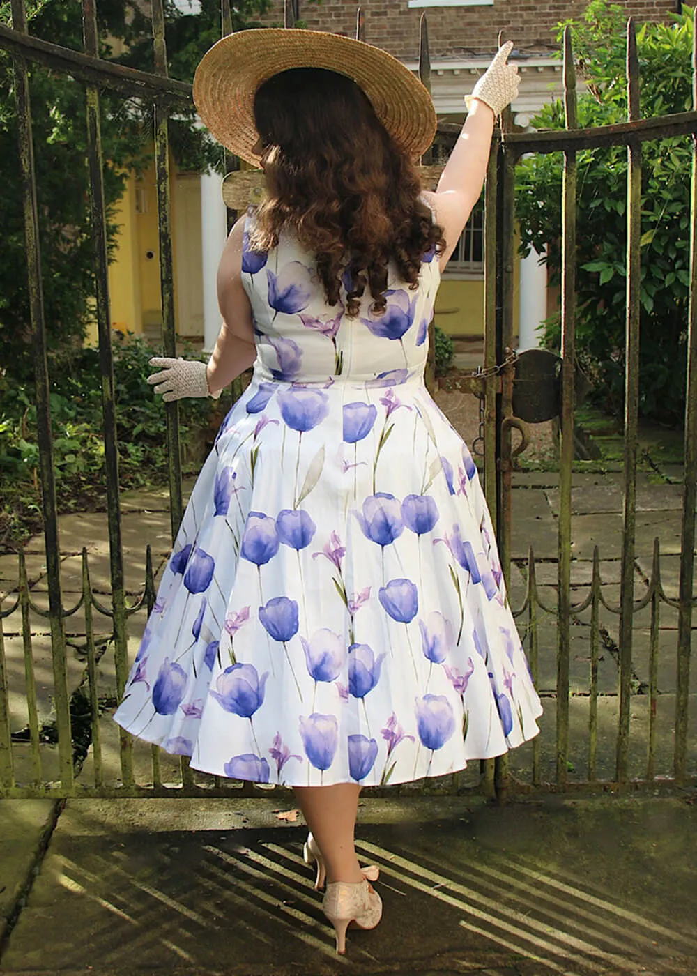 Hearts and Roses Cathy Floral 1950s Swing Dress White Blue