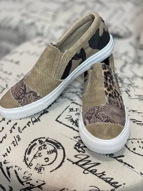 Maddox Blowfish Natural Sneaker: Find it here.