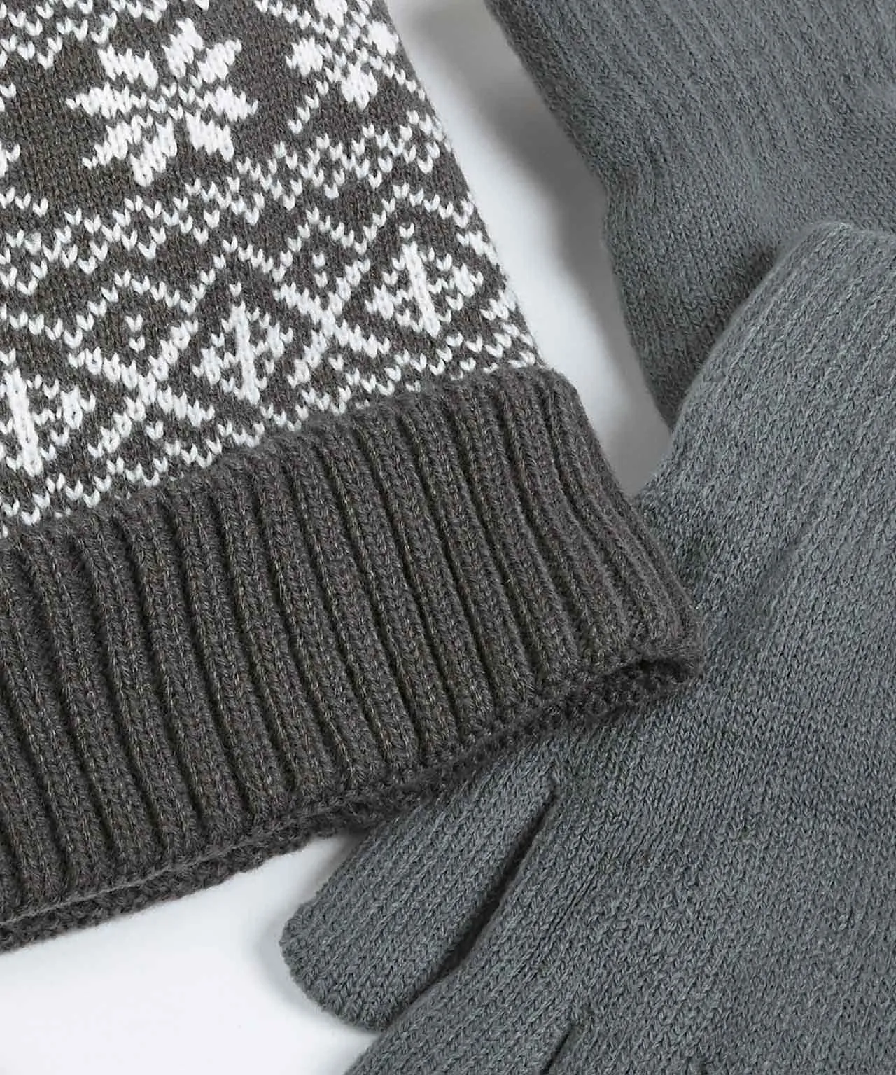 Men's Hat and Gloves Bundle