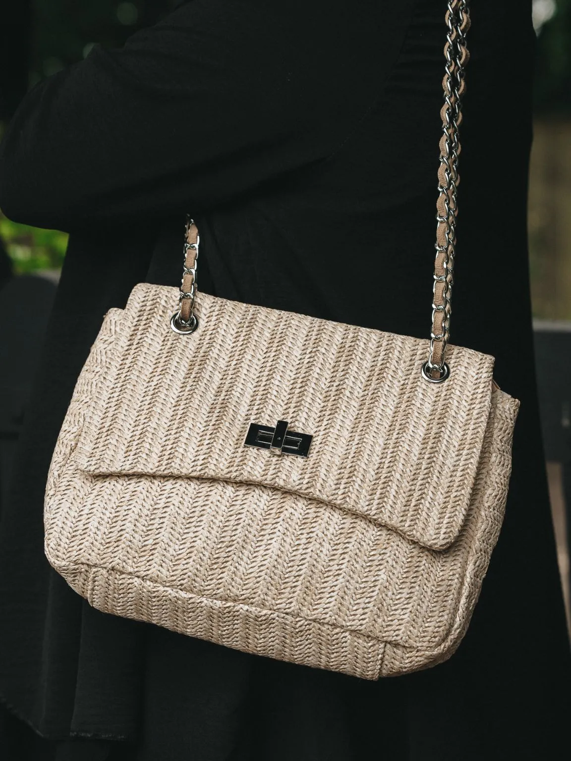 Textured Weave Snap Closure Purse