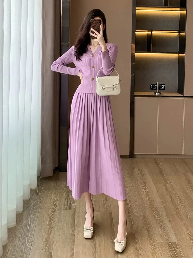 Xiaoxiangfeng fashionable temperament high-end casual purple knitted sweater pleated skirt two-piece suit for women in autumn an